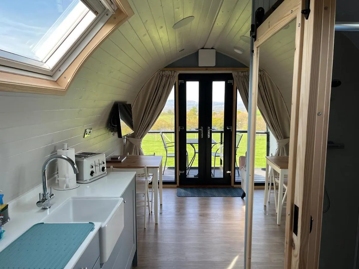 Semesterbostad Warren Farm Retreat - Pod 1, Pod 2, And The Lodge By Ssw Cardiff Storbritannien